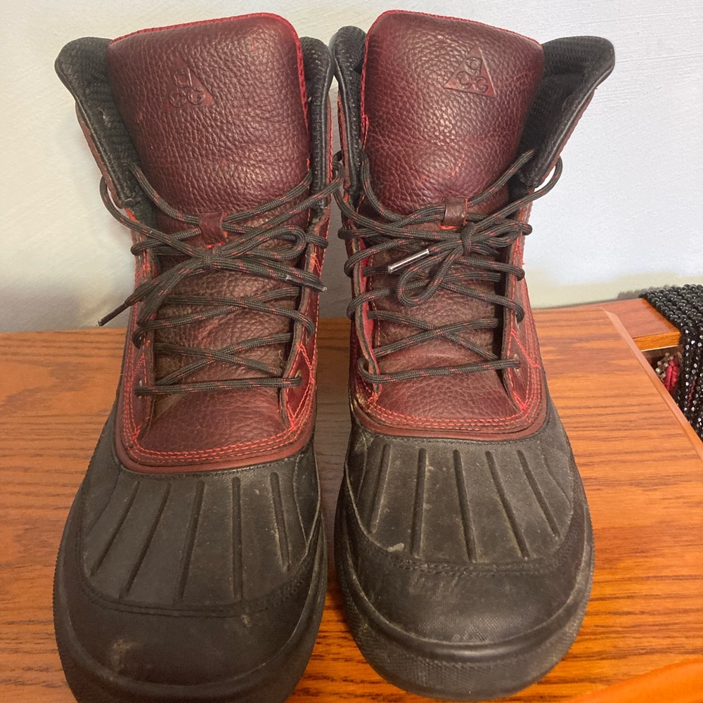 Nike better world acg woodside boots